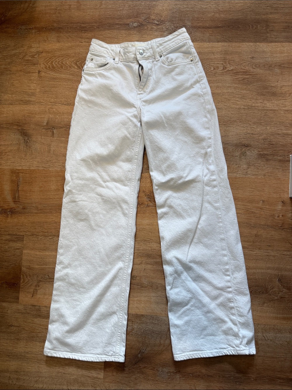H&M Women’s White Straight-Leg Jeans, Size 4